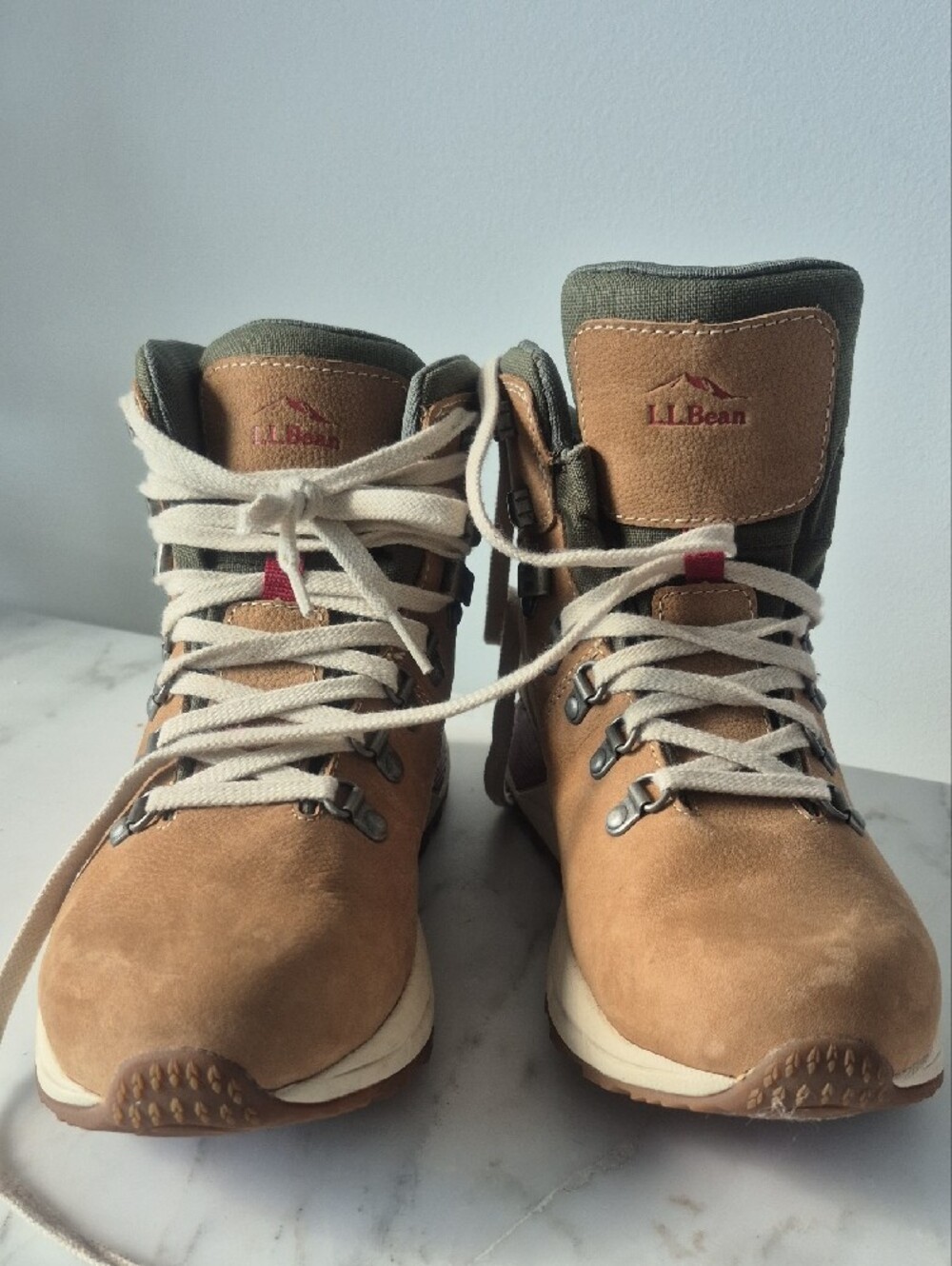 L.L.Bean Tan and Cream Leather Hiking Boots with Burgundy Accent. Size 8.5 - Picture 2 of 6
